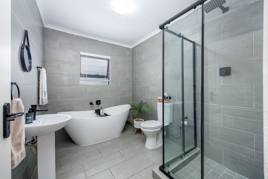 3 Bedroom Property for Sale in Annandale Western Cape